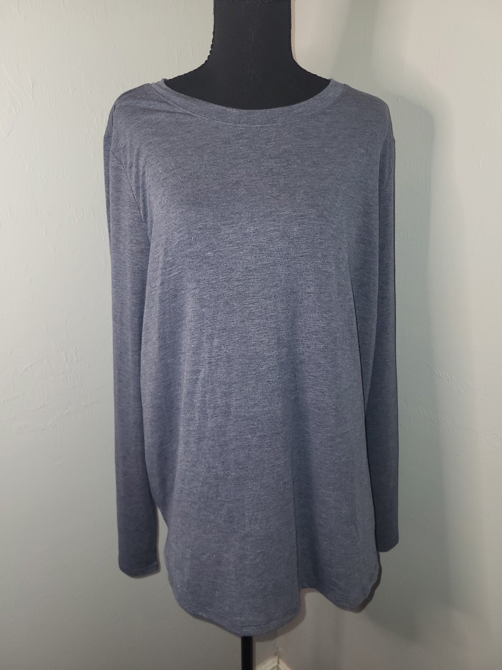 SO Women's Long-Sleeve Crewneck Top - Gray